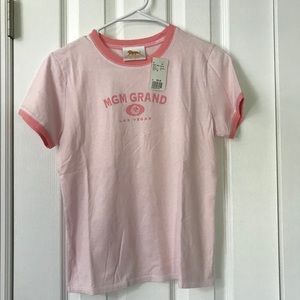 ⭐️ 2/$20 MGM Grand Las Vegas T-Shirt